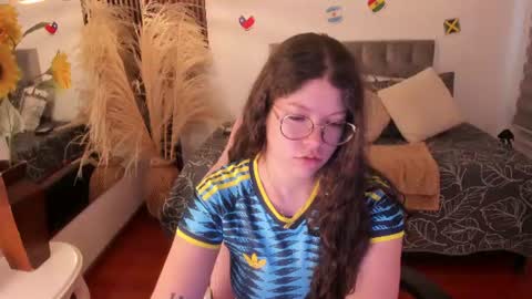 Alice online show from June 16, 7:26 pm