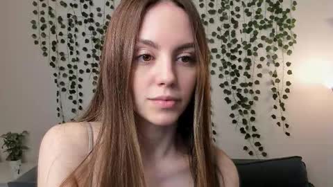Snapshot of sweet_and_flirt chatting on October 15, 7:33 am Alice online show from October 15, 7:33 am