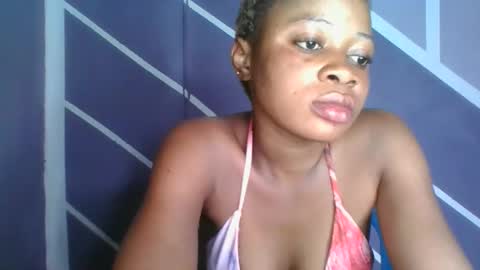 Snapshot of sweet_berry31 chatting on October 5, 3:11 am baby girl online show from October 5, 3:11 am