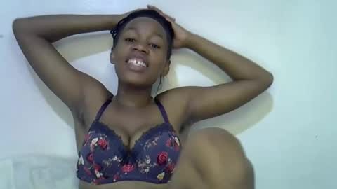 Snapshot of sweet_brown9 chatting on October 16, 9:45 am sweet_brown9 online show from October 16, 9:45 am