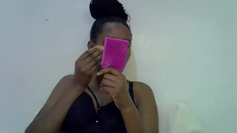 Snapshot of sweet_brown9 chatting on October 15, 8:39 am sweet_brown9 online show from October 15, 8:39 am