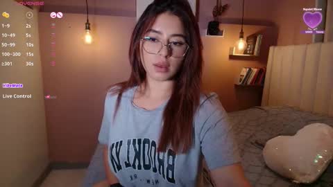 Snapshot of sweet_cami1 chatting on February 24, 1:00 am Camila online show from February 24, 1:00 am