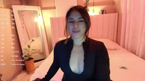 Snapshot of sweet_cami1 chatting on January 26, 4:41 am Camila online show from January 26, 4:41 am