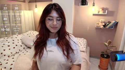 Snapshot of sweet_cami1 chatting on December 20, 4:09 am Camila online show from December 20, 4:09 am