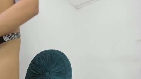 sweet_litle online show from June 16, 5:08 am