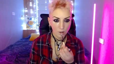 sweet_n_strong online show from December 15, 12:32 pm