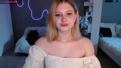 sweet_nicole_333 online show from July 3, 8:09 am