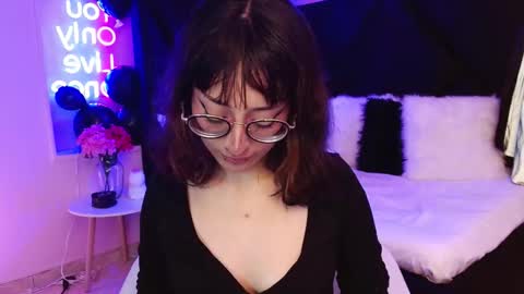 Roxanee online show from November 26, 4:35 am