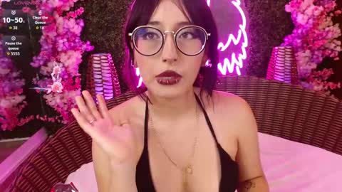 Roxanee online show from March 6, 8:59 pm