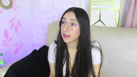 Snapshot of sweet_sammy_7 chatting on December 5, 3:48 am Sammy Lauren online show from December 5, 3:48 am
