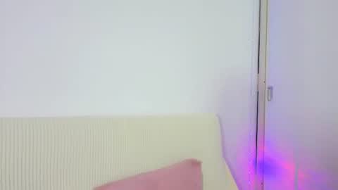 sweet_sophie_7 online show from January 12, 12:16 am