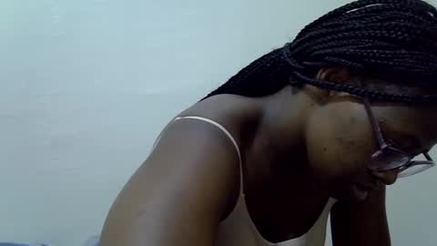 sweet_zarah online show from June 14, 2:24 am