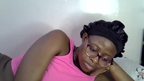 sweet_zarah online show from May 14, 2:28 am
