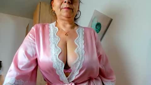 Viorica online show from April 29, 2:37 am