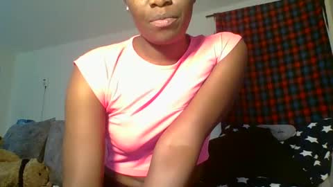 Snapshot of sweetass_02 chatting on January 6, 8:39 pm bianca online show from January 6, 8:39 pm