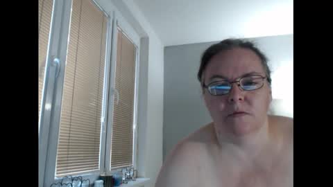 Snapshot of sweetboobs85h chatting on October 8, 7:56 am Sweetboobs85h online show from October 8, 7:56 am