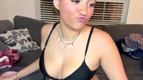 Snapshot of sweetbrittaniexox chatting on October 8, 1:21 am Brittanie online show from October 8, 1:21 am