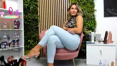 Snapshot of sweetcherry30_ chatting on September 10, 6:02 am Cherry online show from September 10, 6:02 am