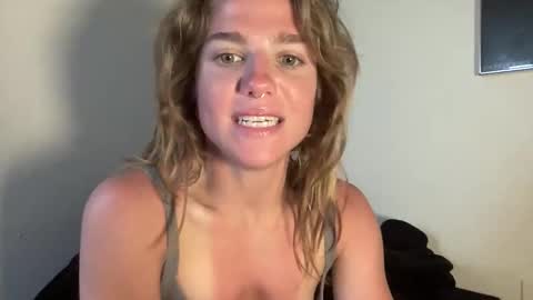 sweetcme online show from May 1, 5:32 am