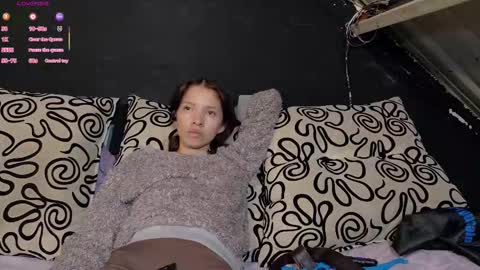 sweetdam12 online show from October 31, 8:24 pm