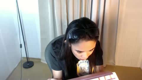 Snapshot of sweetdannica chatting on December 27, 4:22 pm Danni online show from December 27, 4:22 pm