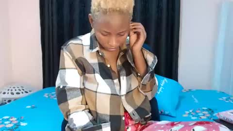sweetDee online show from June 14, 2:06 pm