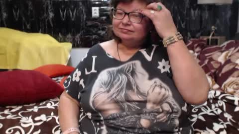 sweetestmilf4you online show from March 14, 7:48 pm