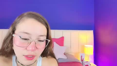Snapshot of sweeteuphoria_ chatting on September 18, 12:37 pm Ephoria online show from September 18, 12:37 pm