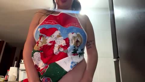 Ana Mara  i cant Make noise My family is here  online show from March 13, 4:36 am