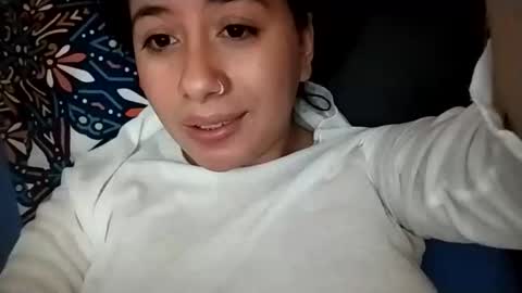 Ana Mara  i cant Make noise My family is here  online show from January 15, 4:29 am