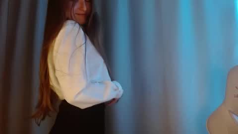 Annie online show from February 27, 9:36 pm