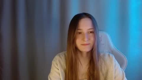 Annie online show from May 5, 8:01 pm