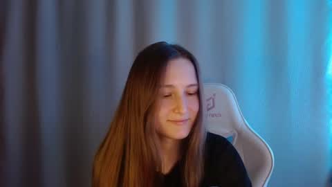 Annie online show from May 10, 9:28 pm
