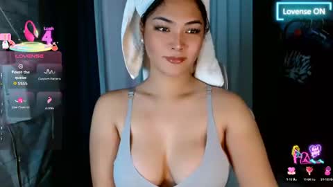 sweetiefox1 online show from June 28, 5:03 am