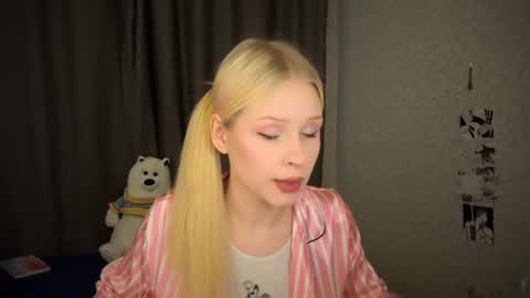 Snapshot of sweetielis chatting on January 10, 4:44 am sweetie Lisa3 online show from January 10, 4:44 am