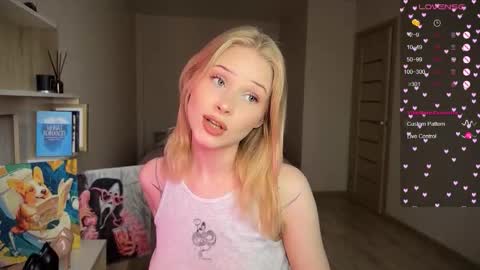Snapshot of sweetielis chatting on October 14, 9:56 am sweetie Lisa3 online show from October 14, 9:56 am
