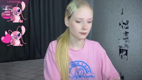 Snapshot of sweetielis chatting on February 8, 8:52 am sweetie Lisa3 online show from February 8, 8:52 am