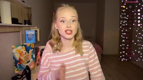 Snapshot of sweetielis chatting on October 19, 2:41 pm sweetie Lisa3 online show from October 19, 2:41 pm