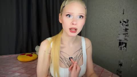 Snapshot of sweetielis chatting on January 27, 2:35 pm sweetie Lisa3 online show from January 27, 2:35 pm