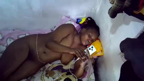 sweetielonglips online show from March 12, 3:48 pm