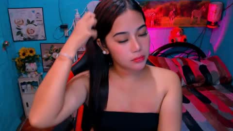 Snapshot of sweetienicole chatting on December 9, 4:05 pm Nicole online show from December 9, 4:05 pm