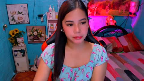 Snapshot of sweetienicole chatting on January 16, 3:23 am Nicole online show from January 16, 3:23 am