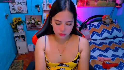 Snapshot of sweetienicole chatting on March 12, 4:19 am Nicole online show from March 12, 4:19 am