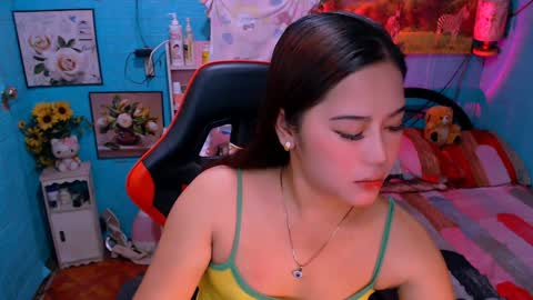 Snapshot of sweetienicole chatting on February 2, 3:54 am Nicole online show from February 2, 3:54 am