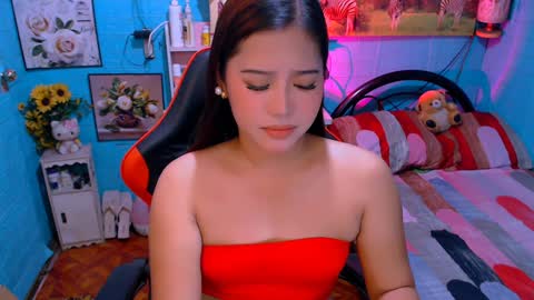 Snapshot of sweetienicole chatting on February 4, 4:26 am Nicole online show from February 4, 4:26 am