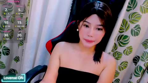 Nicole online show from May 11, 10:40 pm