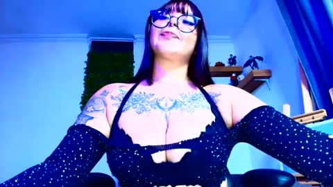 Isabella online show from July 3, 5:24 am