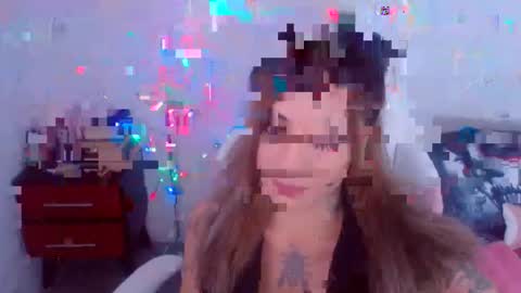 Snapshot of sweetkatik chatting on December 15, 3:31 pm karen online show from December 15, 3:31 pm