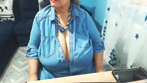 Snapshot of sweetladyrebeka chatting on March 3, 8:10 am Rebeka online show from March 3, 8:10 am