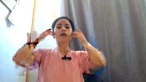 sweetlatinafit online show from December 4, 1:35 pm